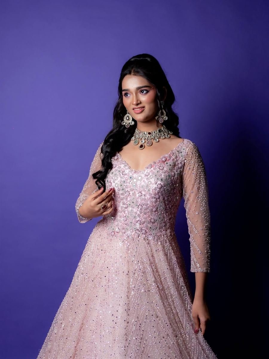 Engagement soft glam with kundan choker and side-swept curls — Navi Mumbai
