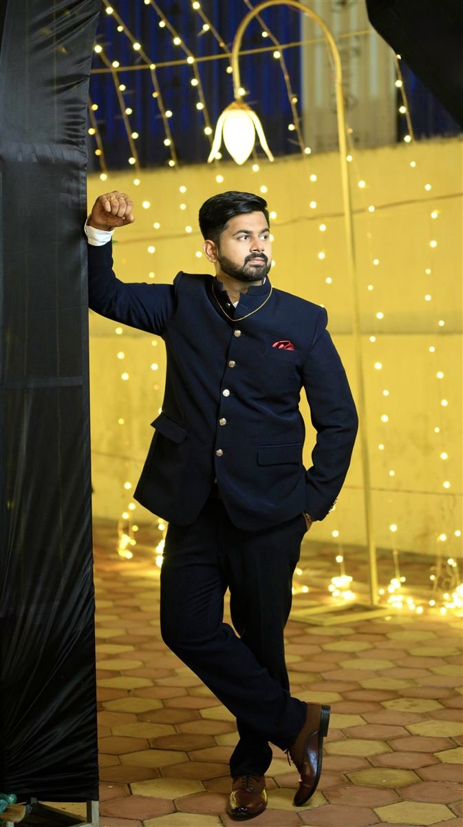 Groom full-length look in bandhgala with fairy lights — Navi Mumbai