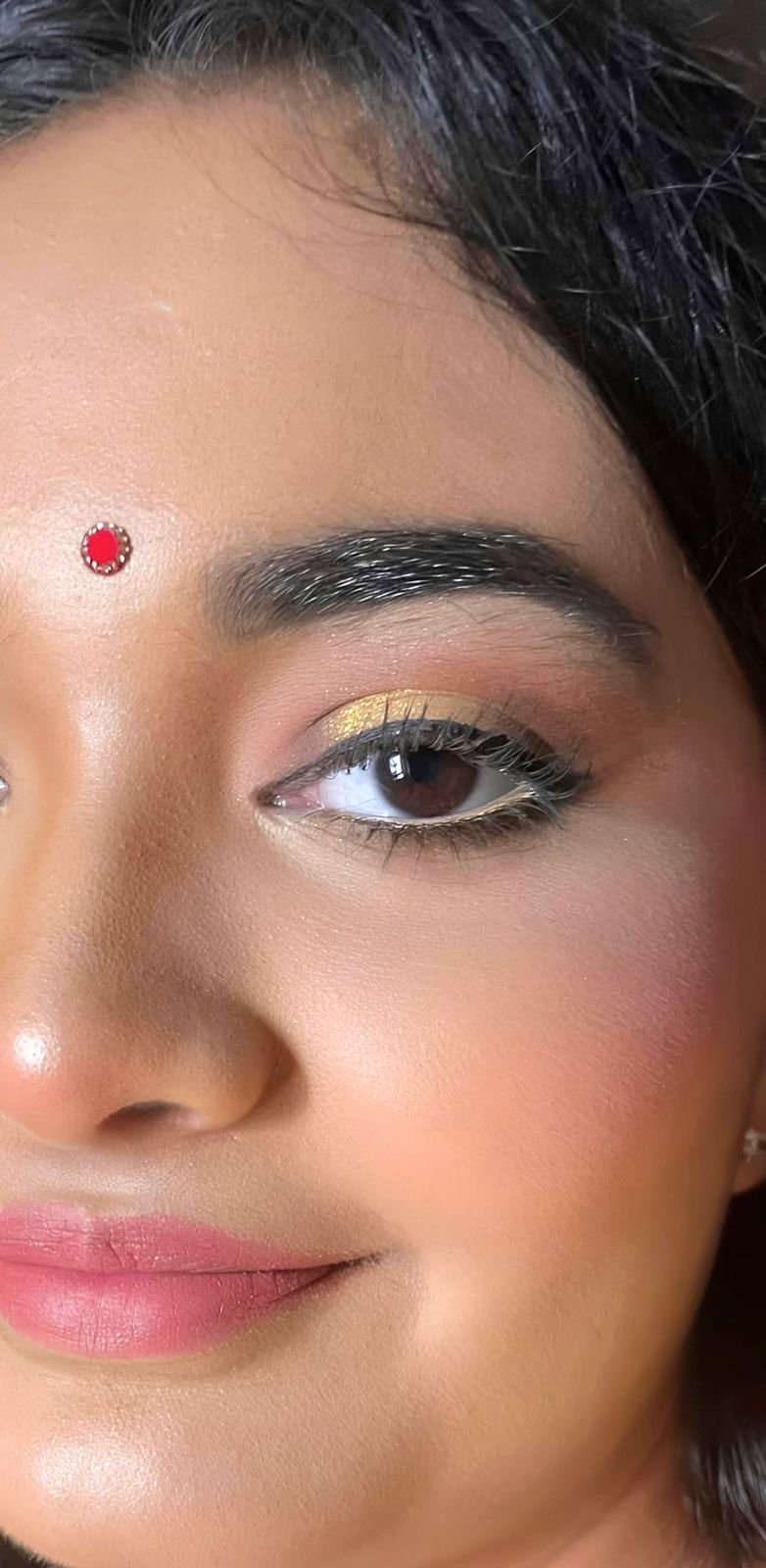 Haldi hairstyle with pearl floral accessory — Navi Mumbai